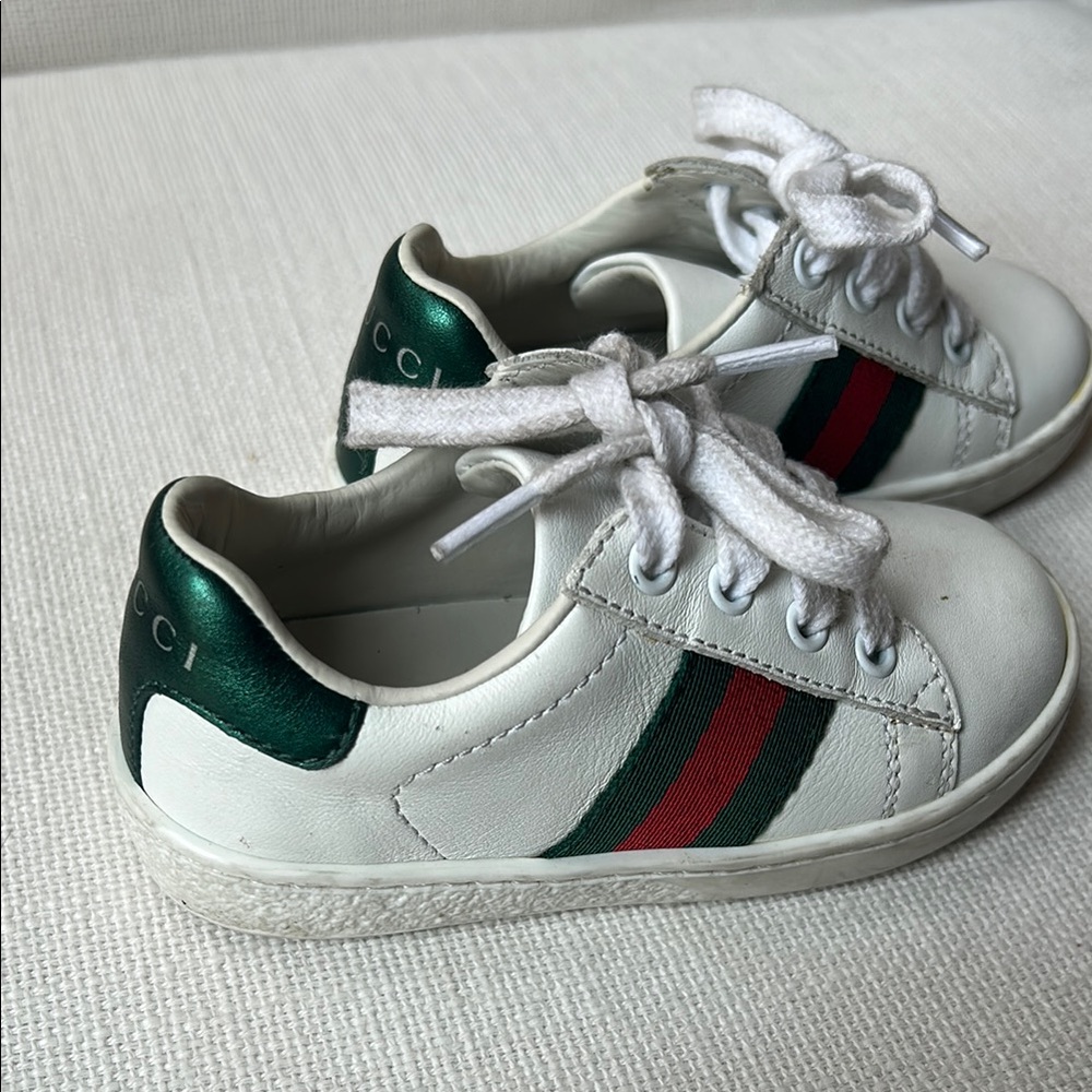 Gucci White and Green Sneakers with Leather Finish